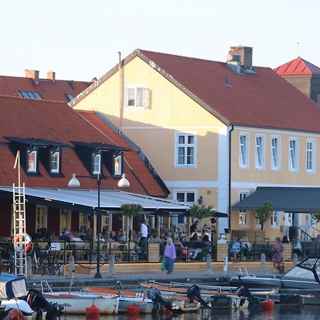 Ahus Gaestgivaregard Exterior photo